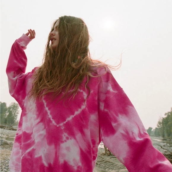 Urban outfitters Urban Renewal Remade Pink Heart Tie-Dye Crew Neck Sweatshirt - Picture 2 of 2